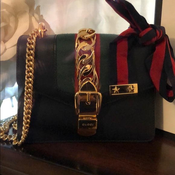 Gucci Handbags - Gucci purse